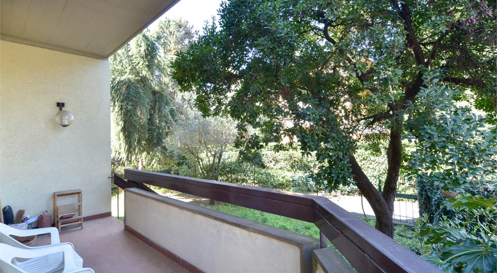 Balcone con accesso al giardino privato